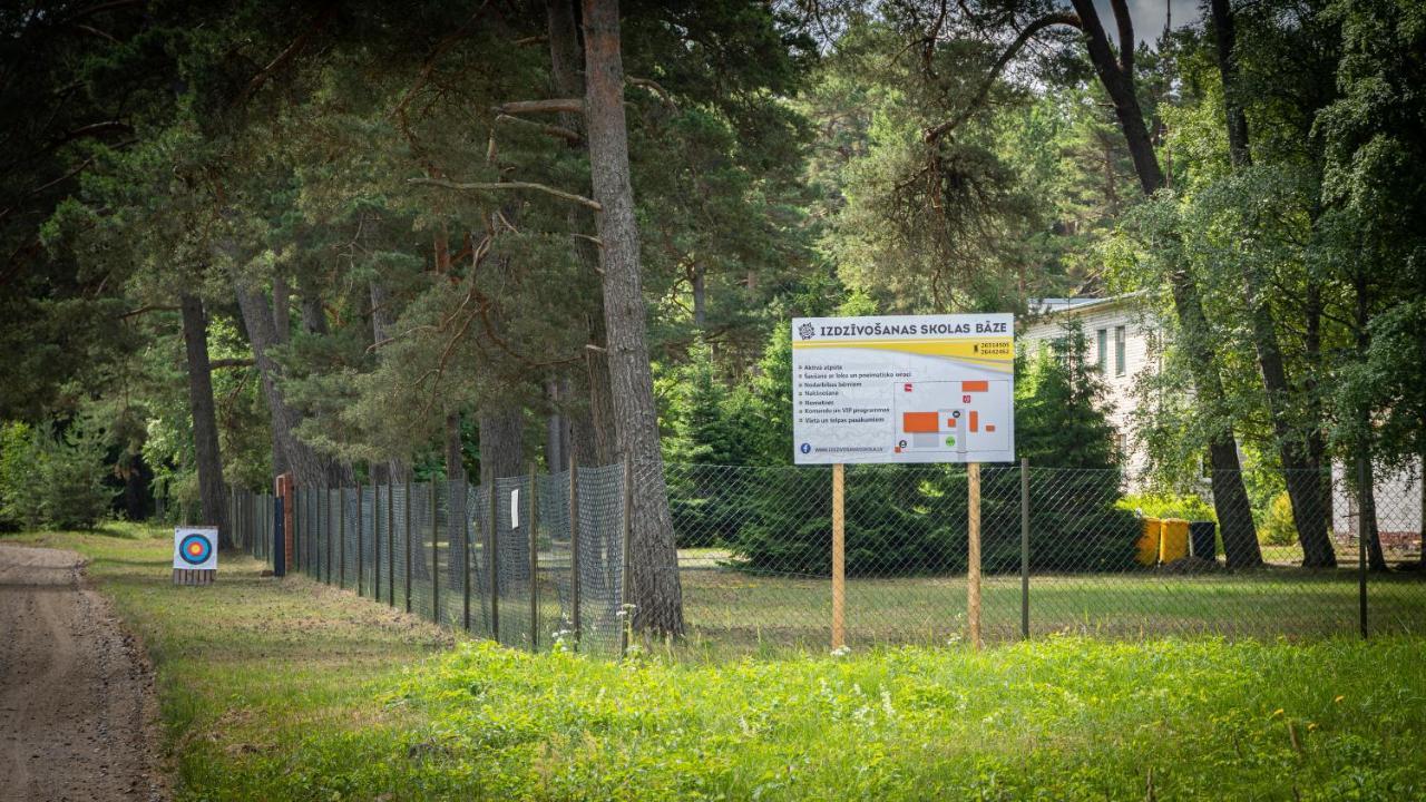 Military Base Camp Pavilosta Pāvilosta מראה חיצוני תמונה